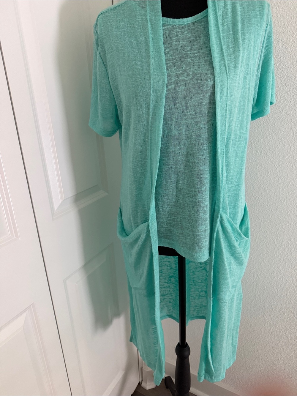 NWT Light Aqua Women's 2 piece Lightweight Cardigan & Tank Set.